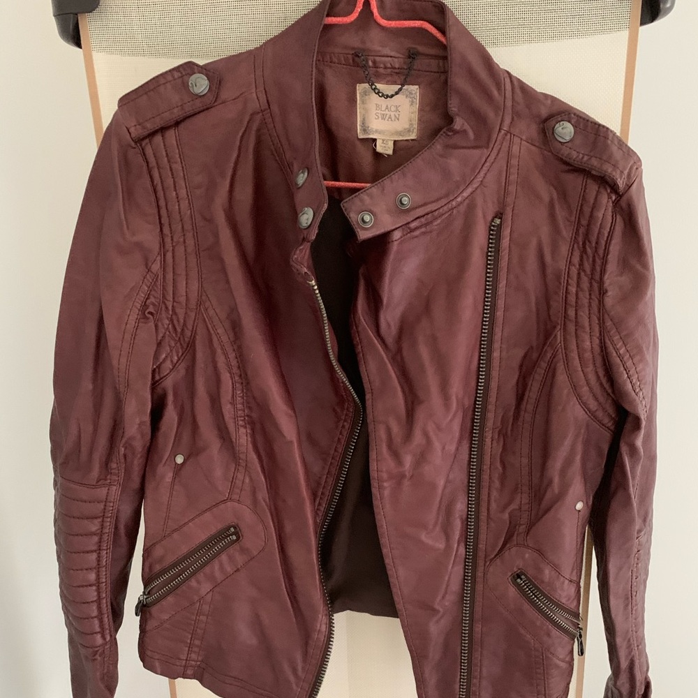 Leather‎ jacket